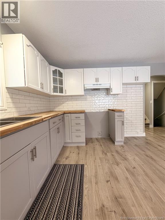 319 Goderich Street - 5