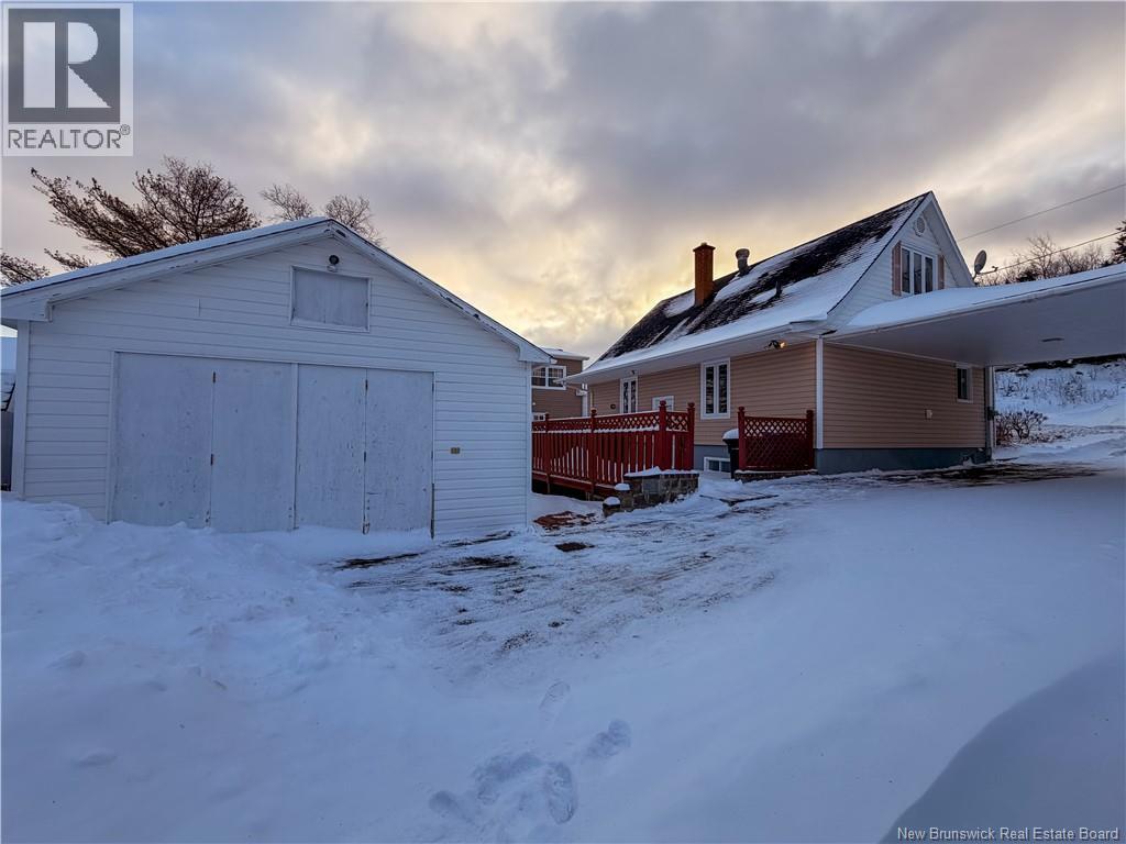 319 Goderich Street - 24