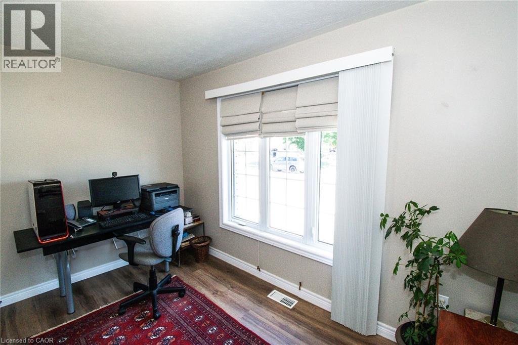 108 FOREST Street E - 22