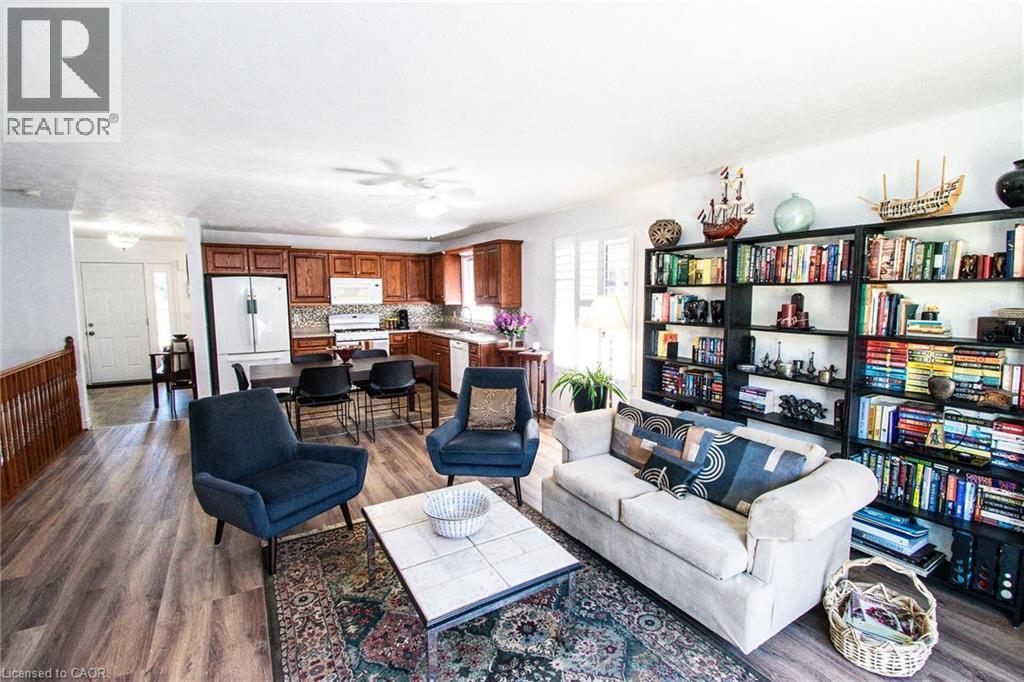 108 FOREST Street E - 14