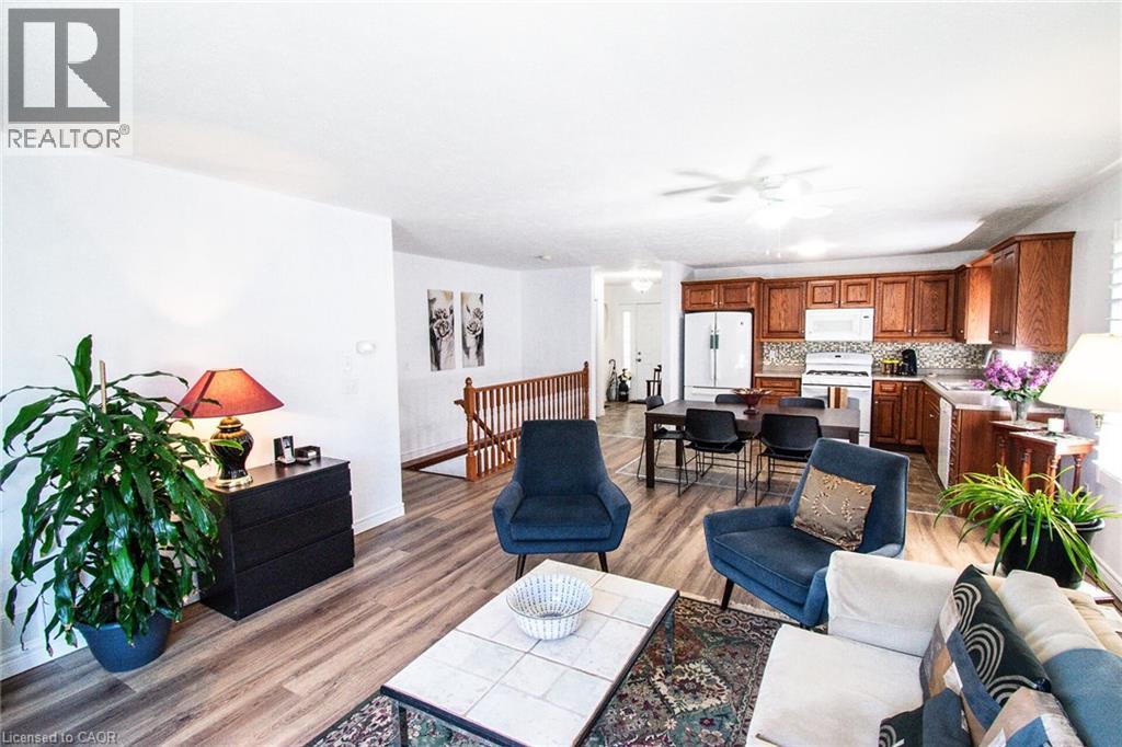 108 FOREST Street E - 15