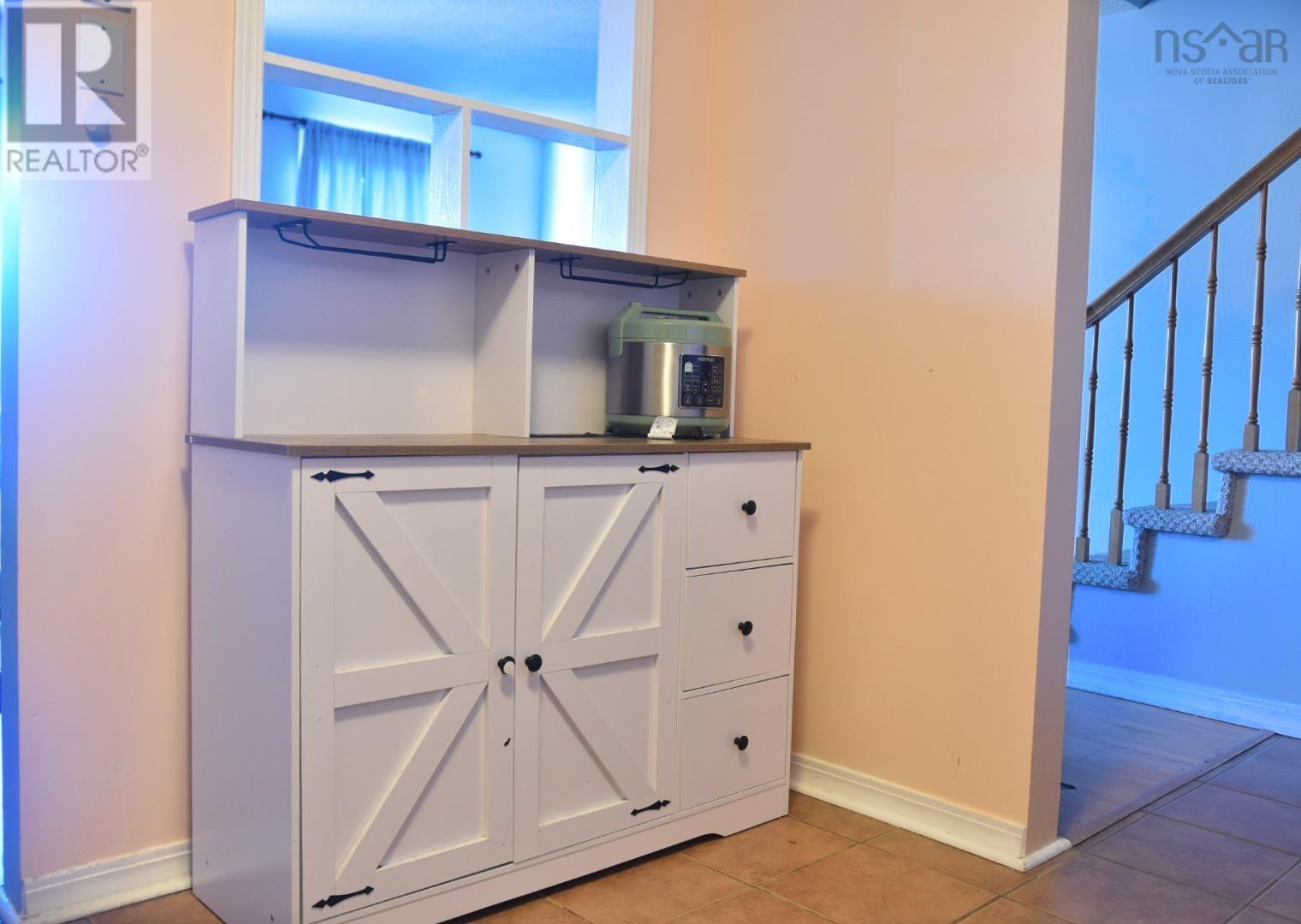 Property 6 of 30 of 231 75 Collins Grove