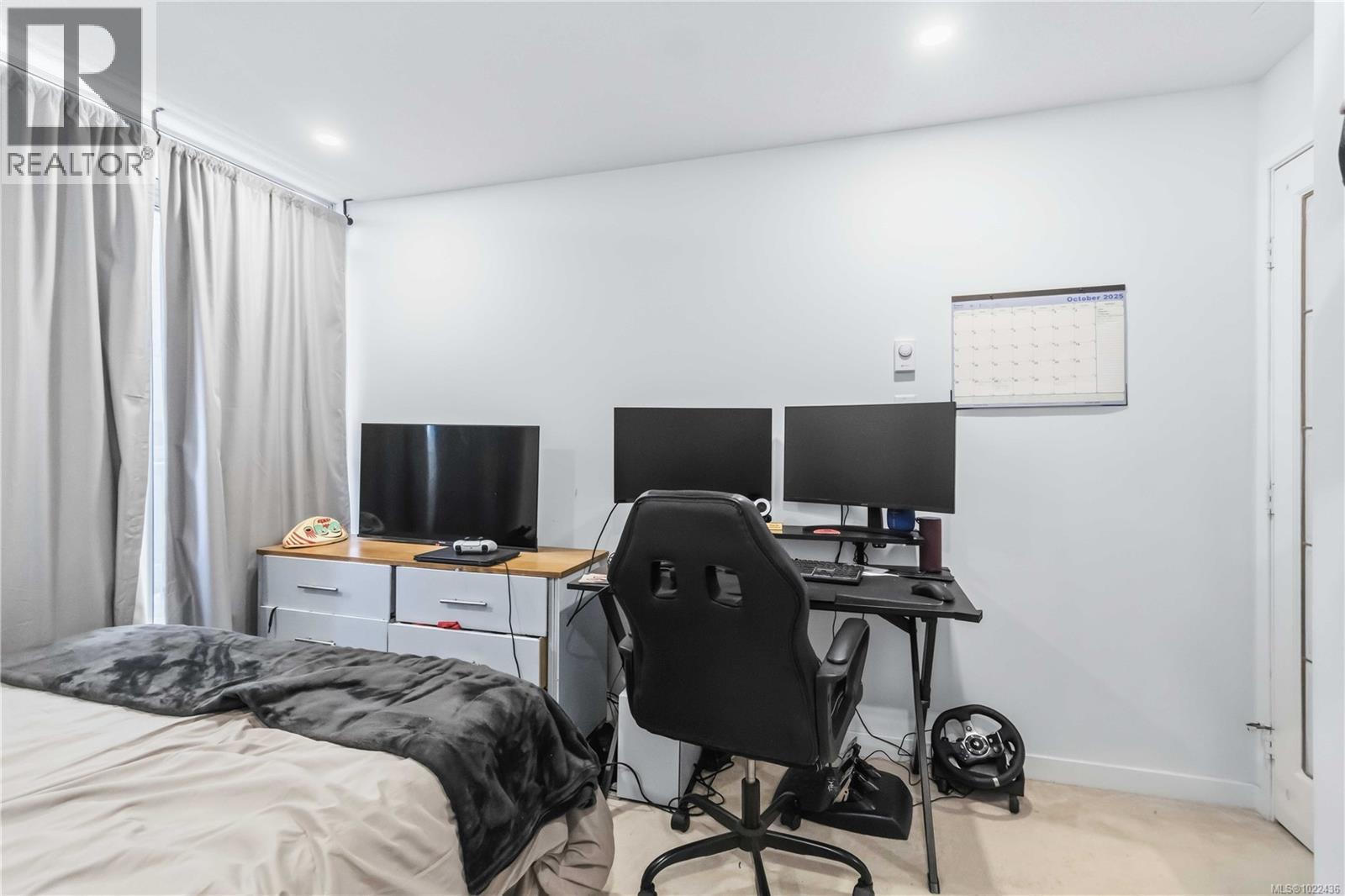 207 1020 View St, Victoria