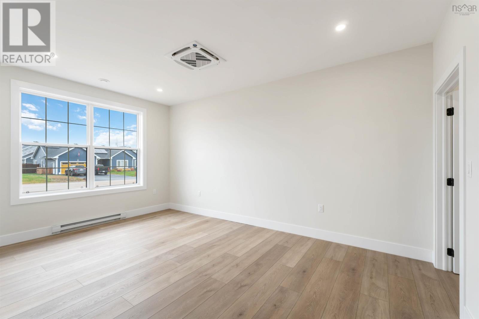 Property 24 of 51 of 16 Cynthia Drive, Champlain Heights