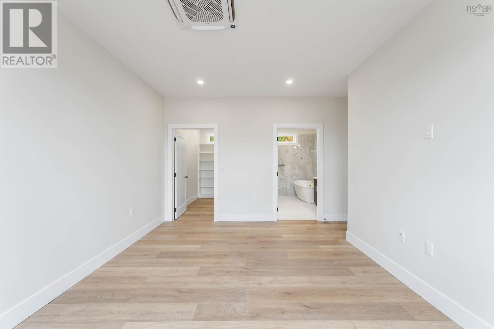 Property 25 of 51 of 16 Cynthia Drive, Champlain Heights