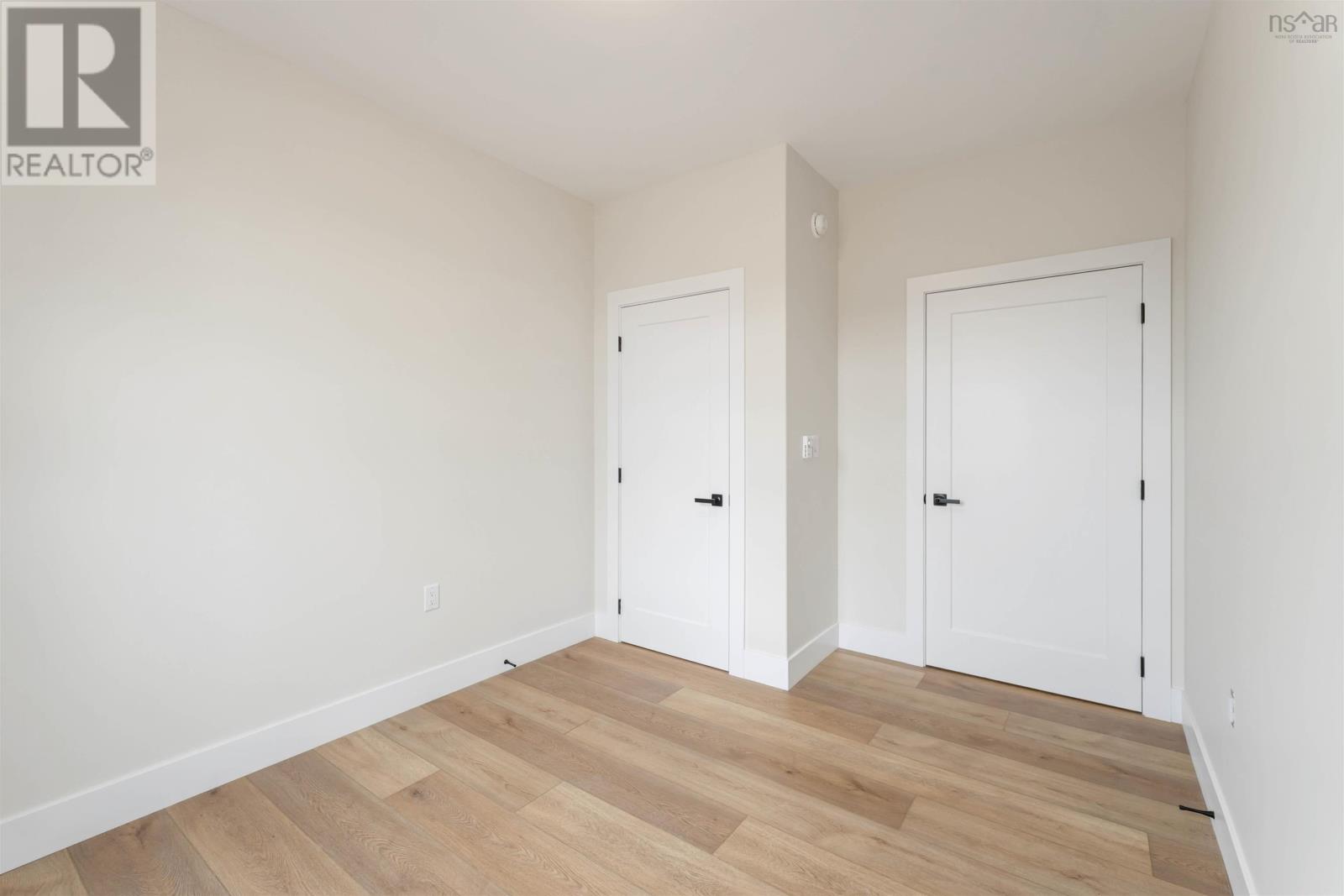 Property 32 of 51 of 16 Cynthia Drive, Champlain Heights