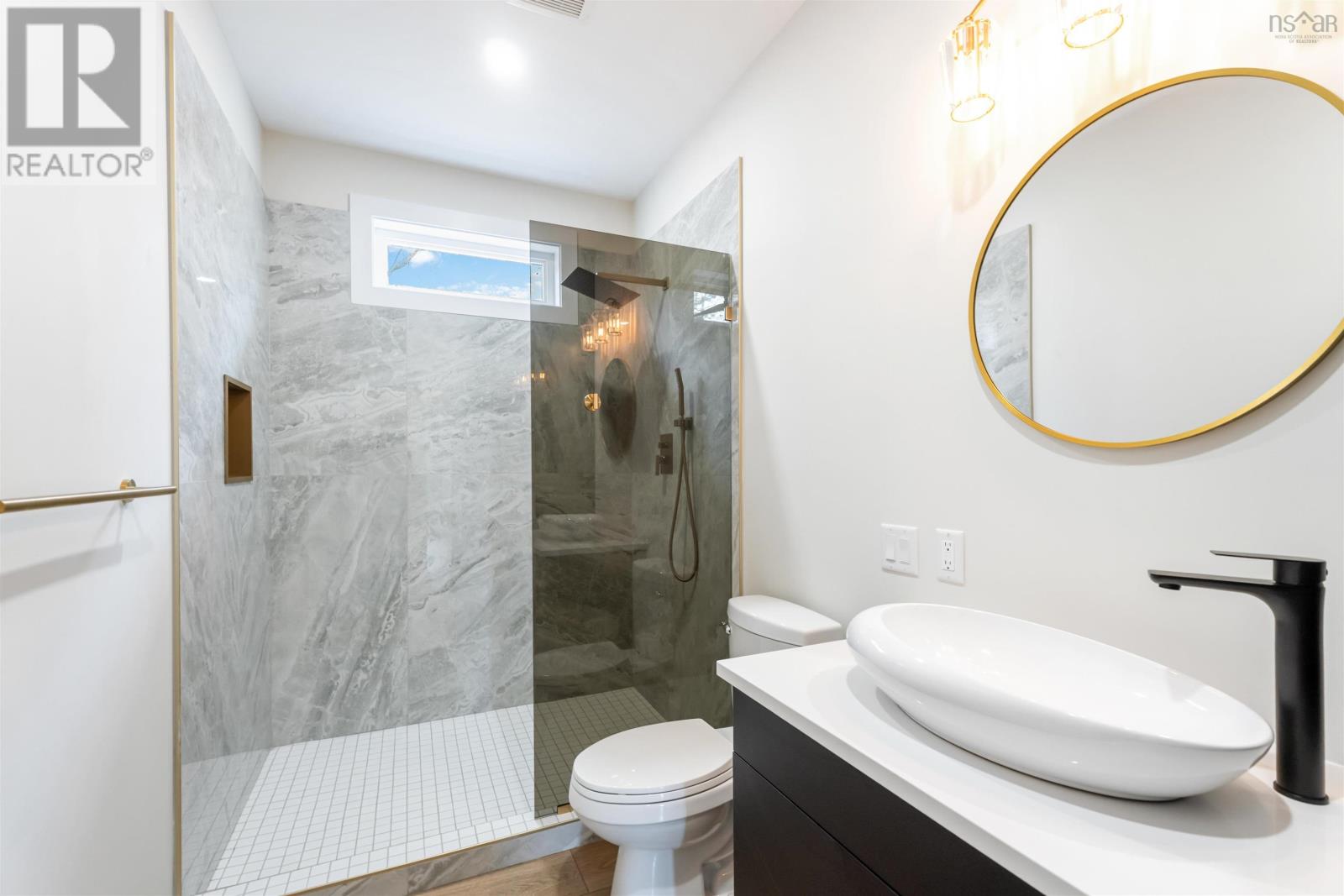 Property 34 of 51 of 16 Cynthia Drive, Champlain Heights