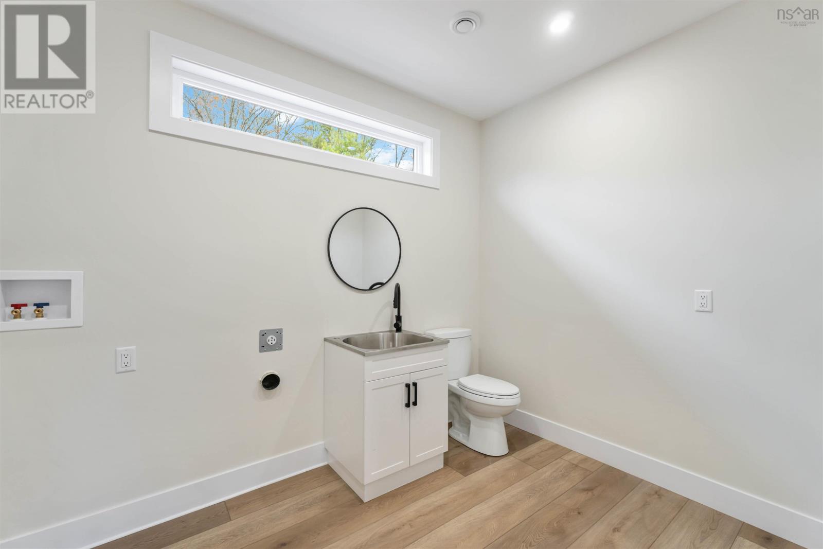 Property 41 of 51 of 16 Cynthia Drive, Champlain Heights