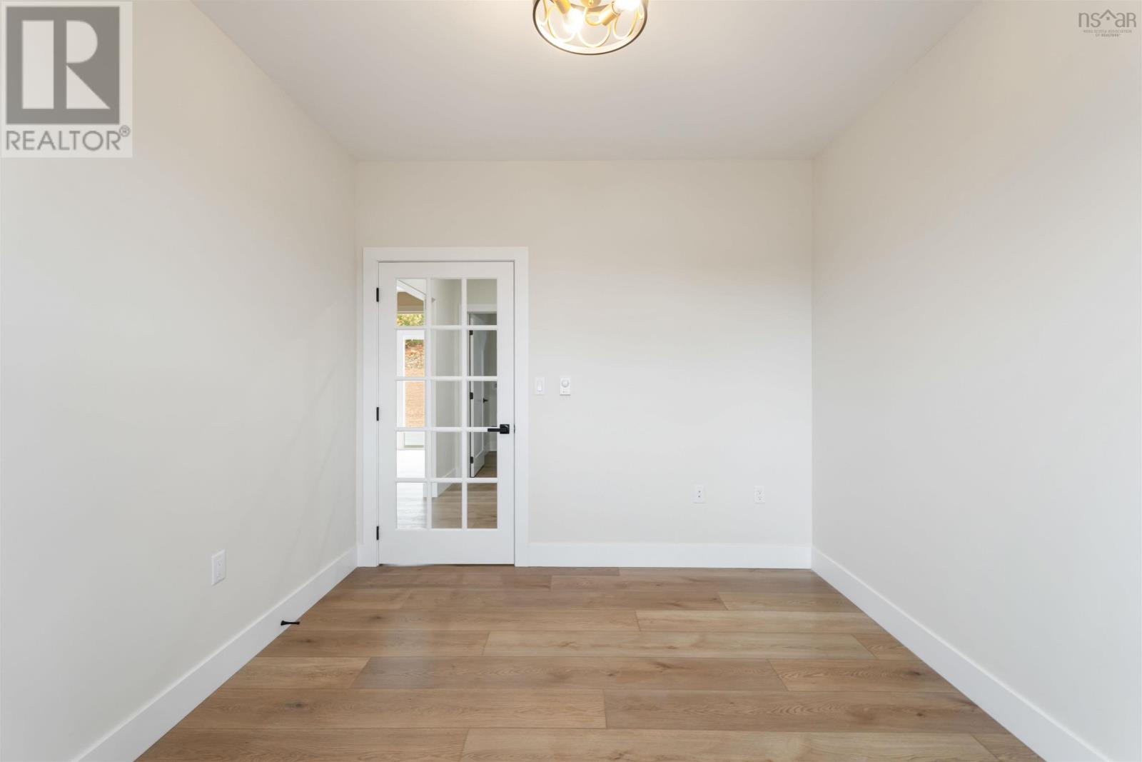 Property 43 of 51 of 16 Cynthia Drive, Champlain Heights