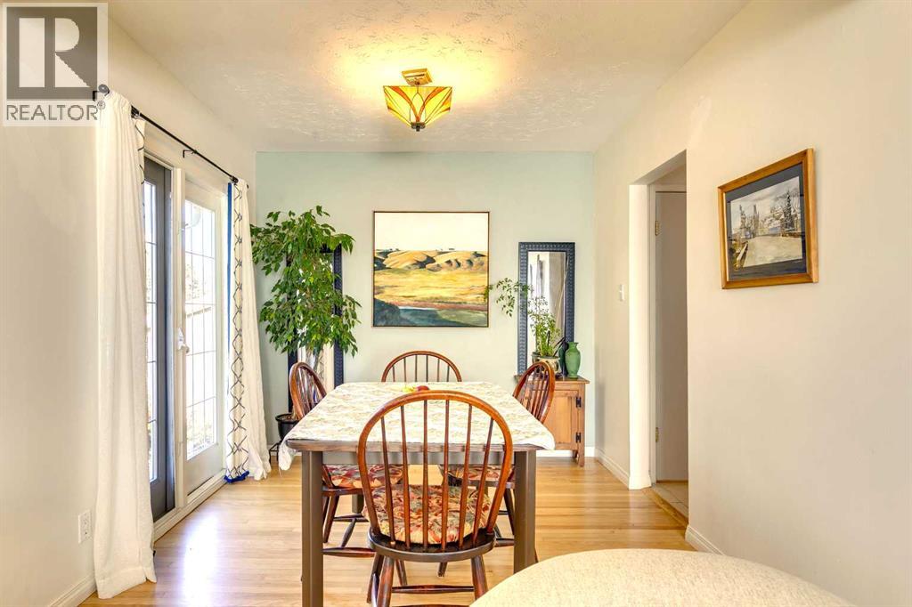 Single Family House Bungalow for Sale in  Worcester Drive SW Wildwood Calgary 