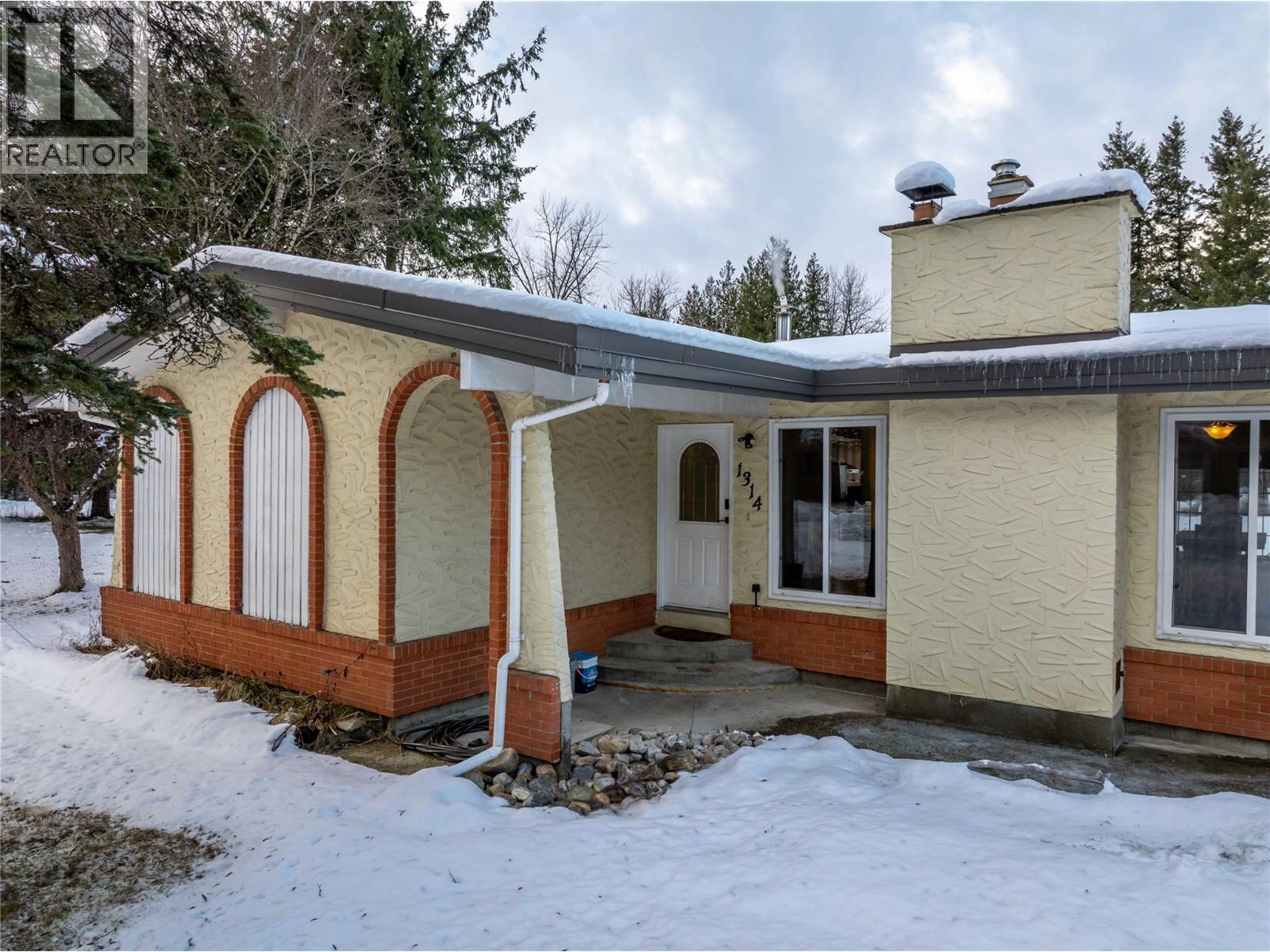 1314 Pratico Road, Revelstoke