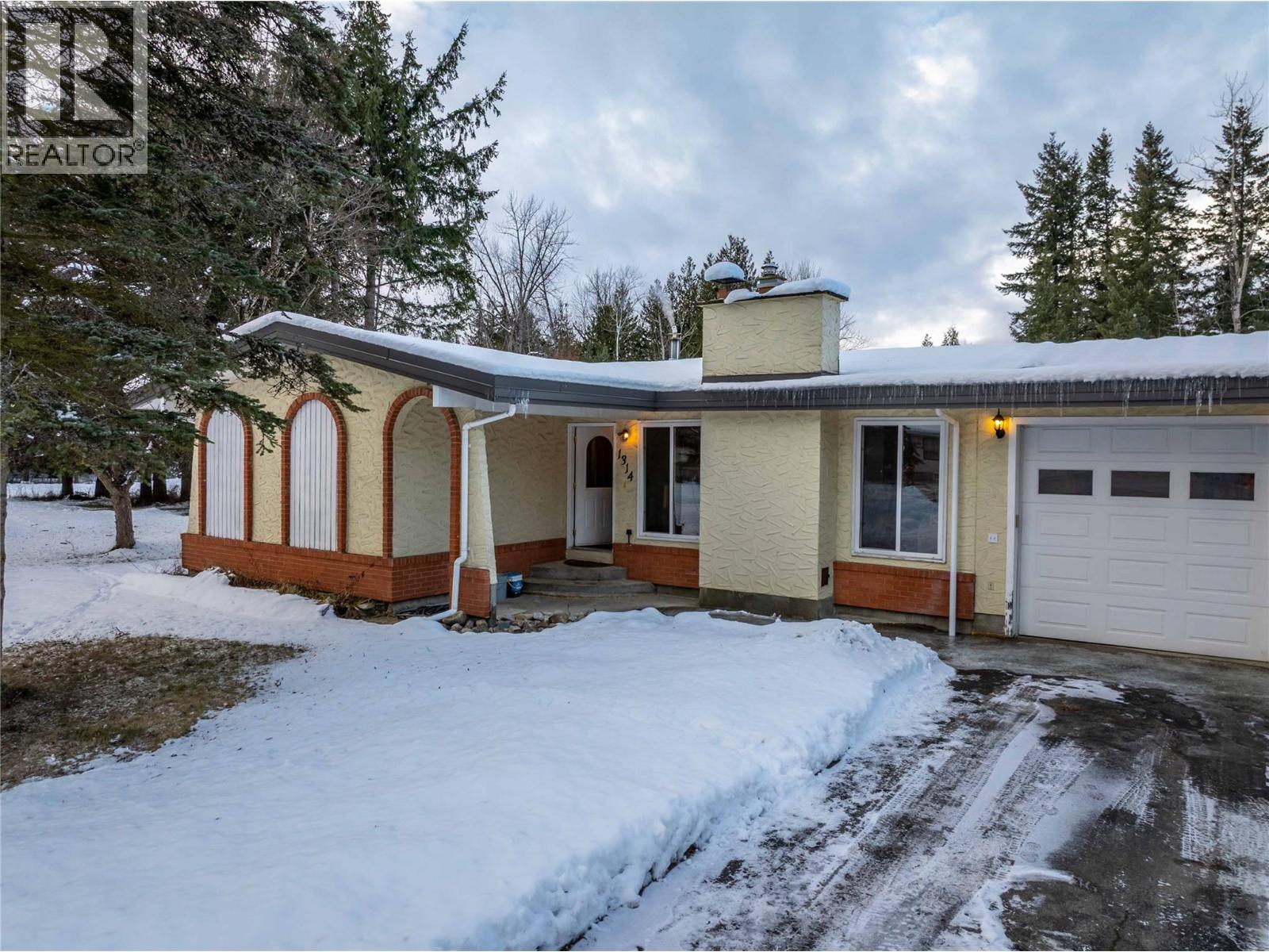 1314 Pratico Road, Revelstoke