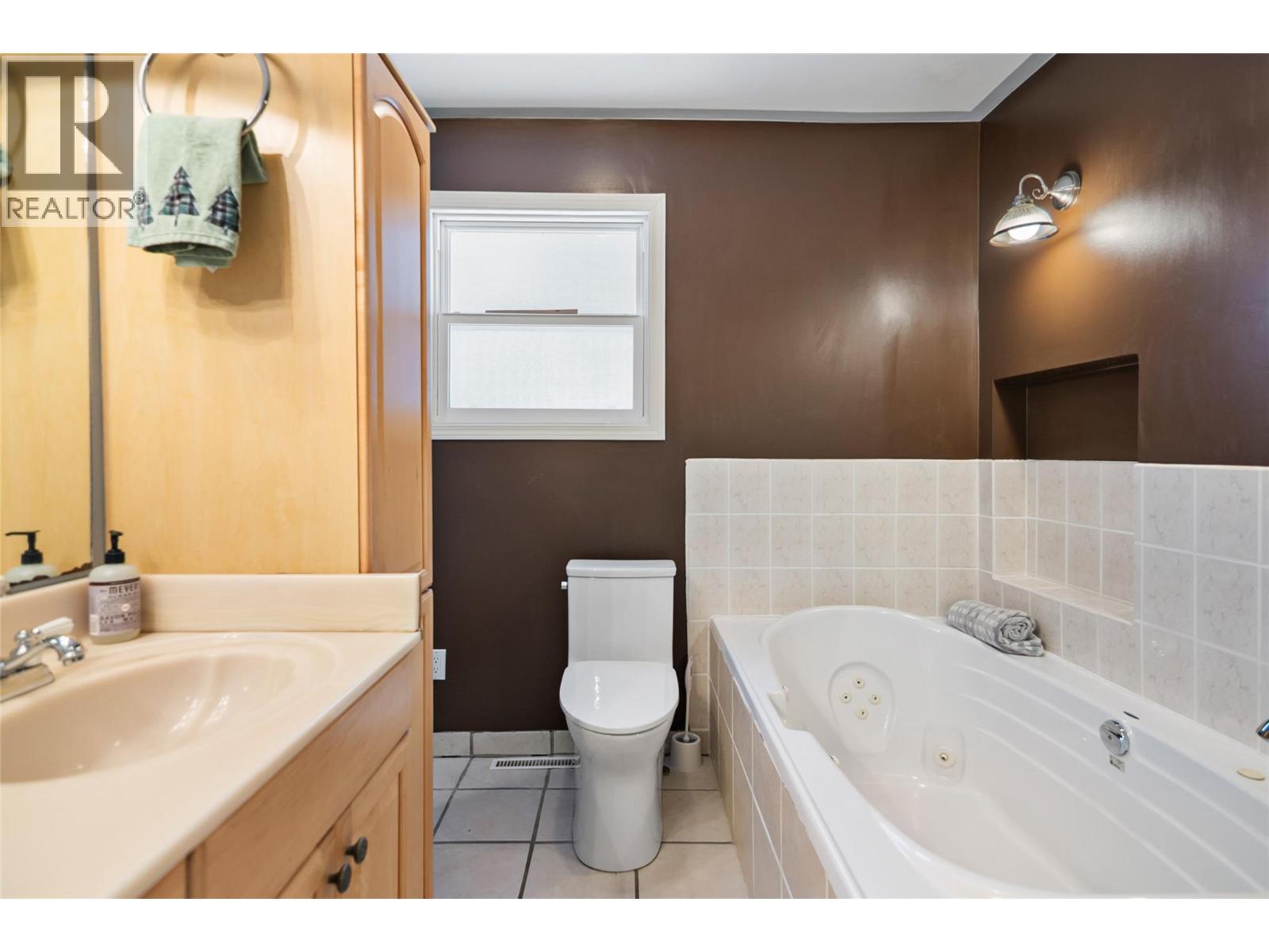 1314 Pratico Road, Revelstoke