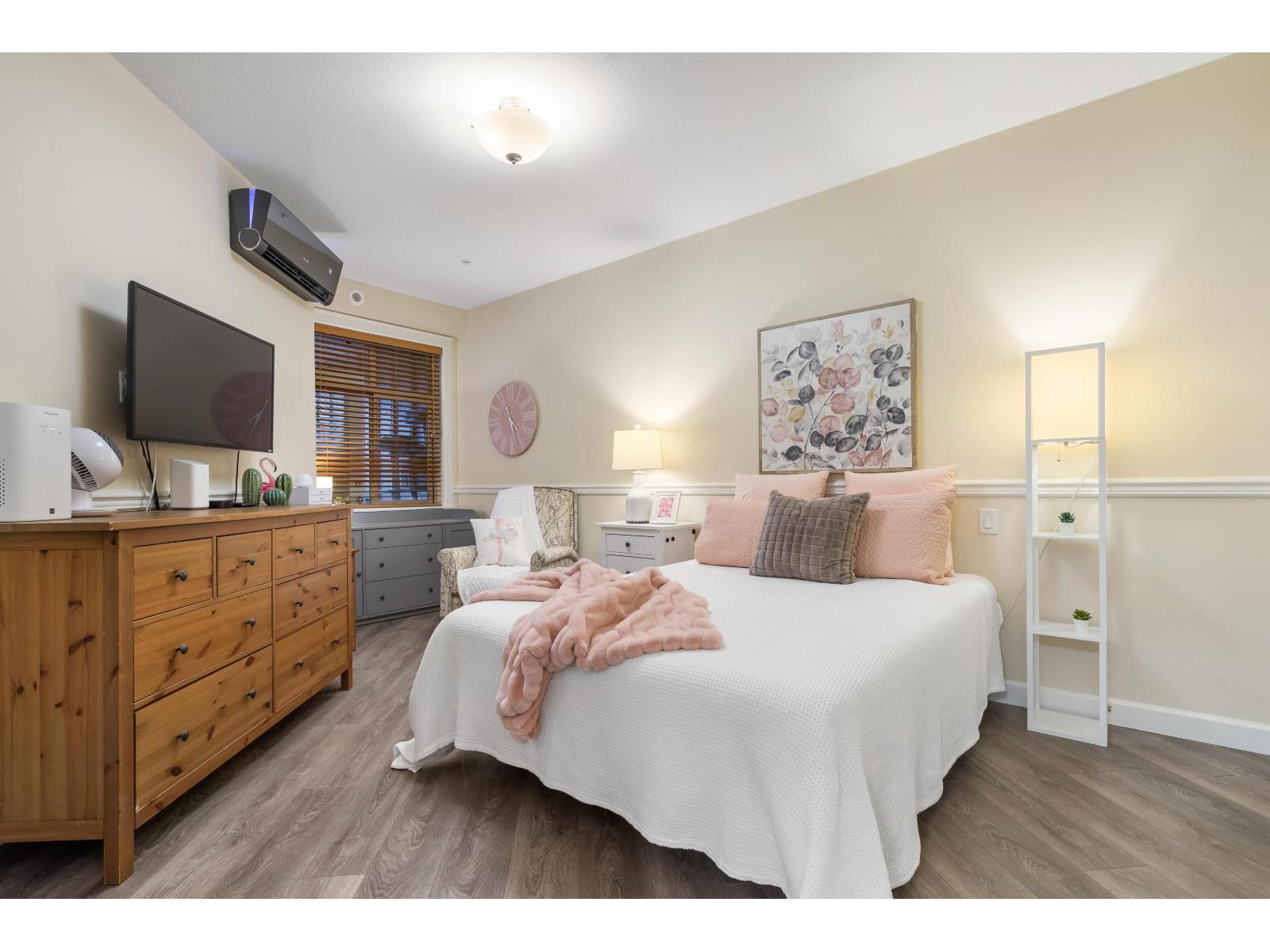 A512 20716 WILLOUGHBY TOWN CENTRE DRIVE, Langley