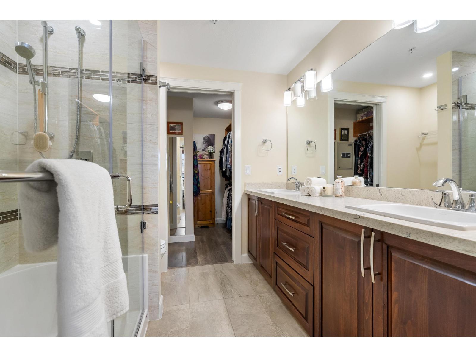 A512 20716 WILLOUGHBY TOWN CENTRE DRIVE, Langley