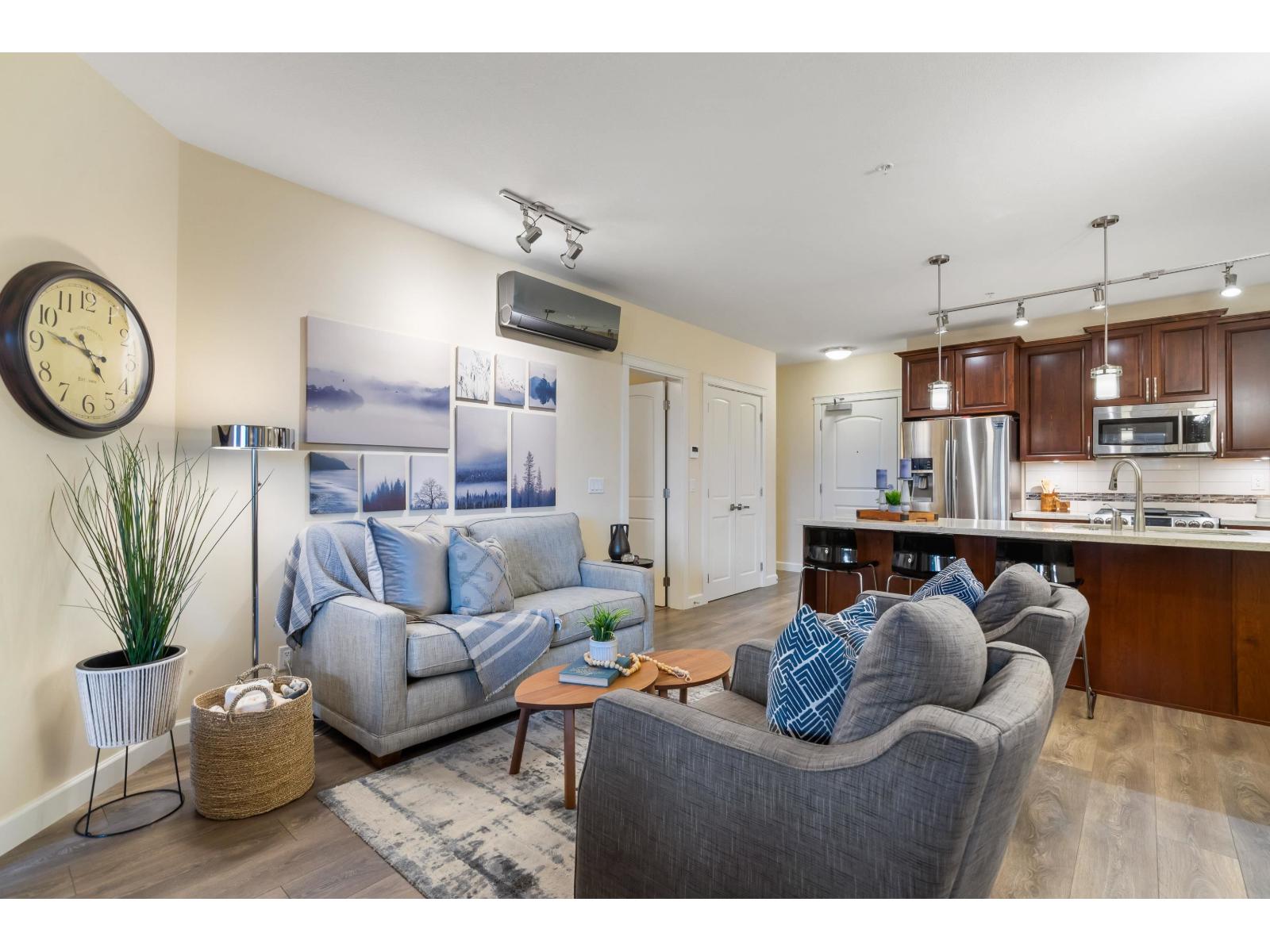 A512 20716 WILLOUGHBY TOWN CENTRE DRIVE, Langley