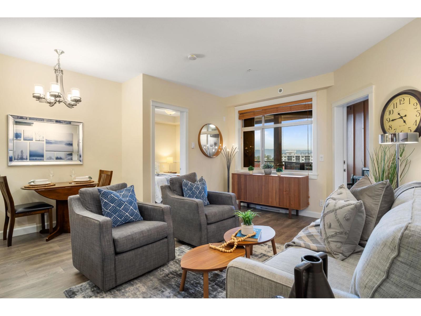 A512 20716 WILLOUGHBY TOWN CENTRE DRIVE, Langley