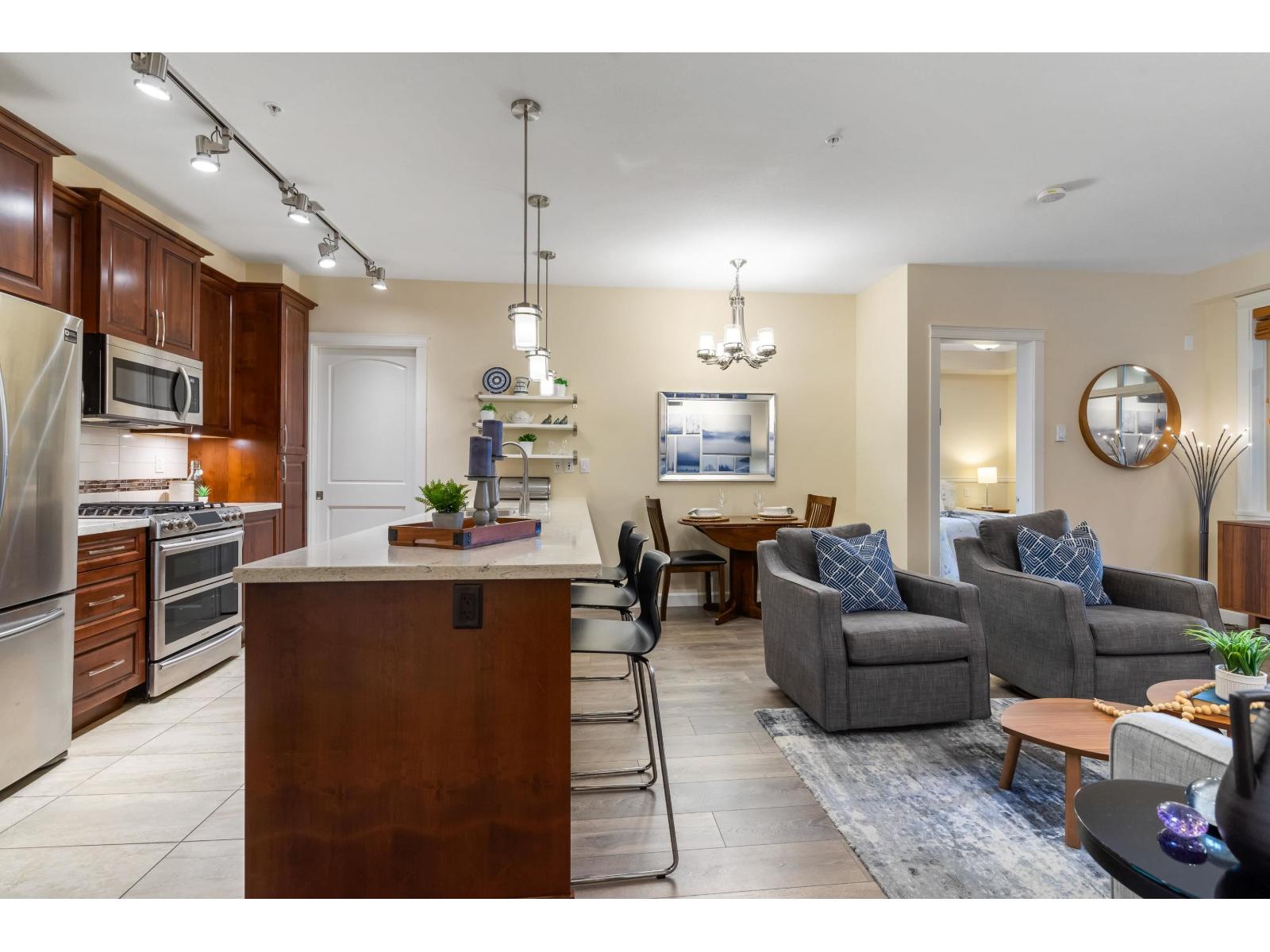 A512 20716 WILLOUGHBY TOWN CENTRE DRIVE, Langley