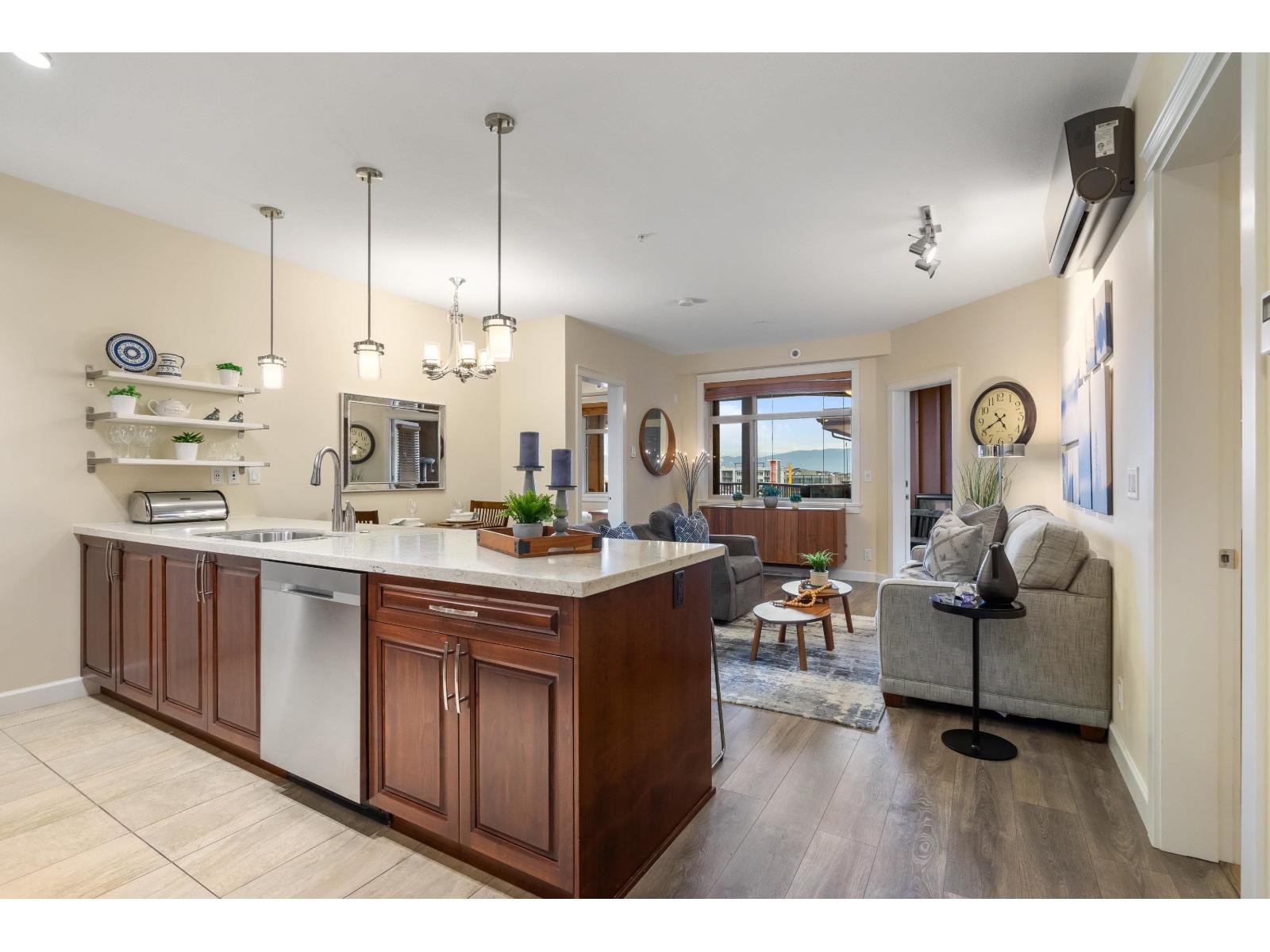 A512 20716 WILLOUGHBY TOWN CENTRE DRIVE, Langley