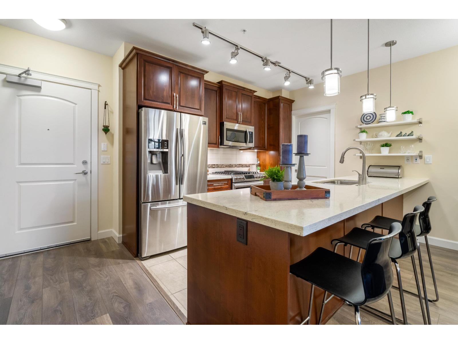 A512 20716 WILLOUGHBY TOWN CENTRE DRIVE, Langley