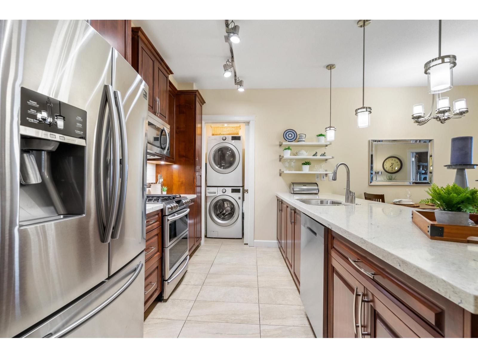 A512 20716 WILLOUGHBY TOWN CENTRE DRIVE, Langley