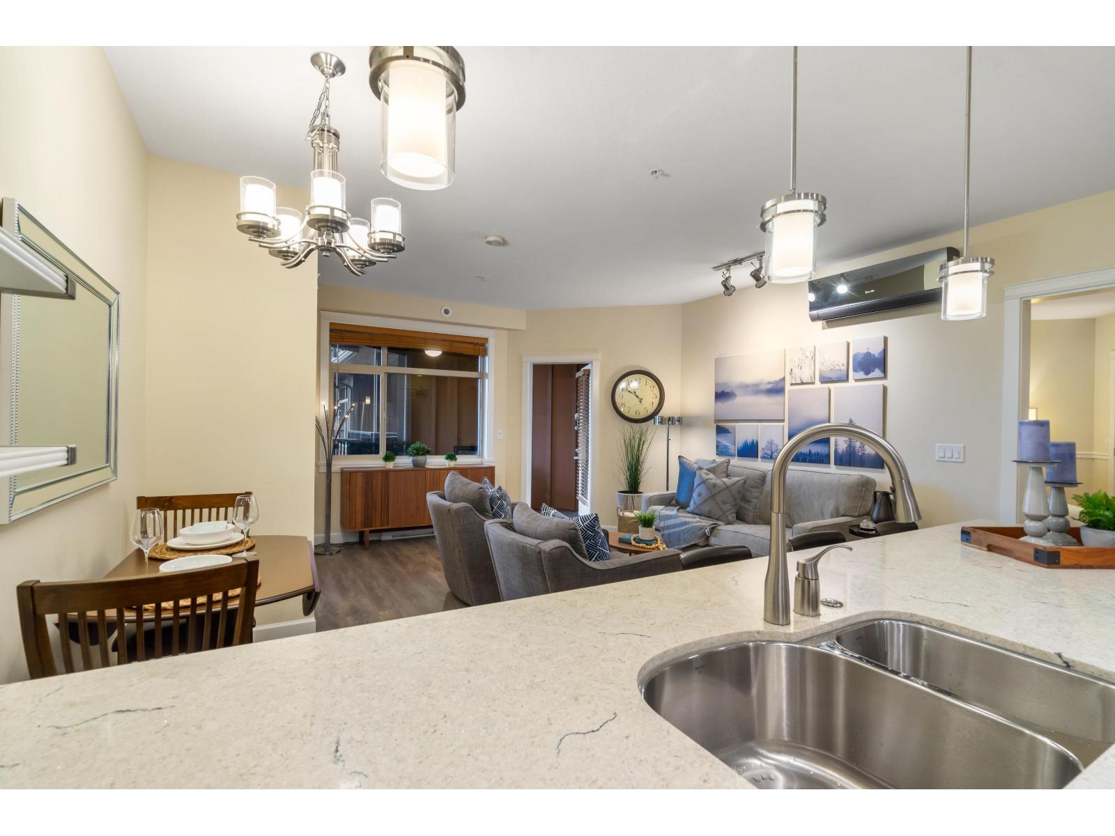 A512 20716 WILLOUGHBY TOWN CENTRE DRIVE, Langley