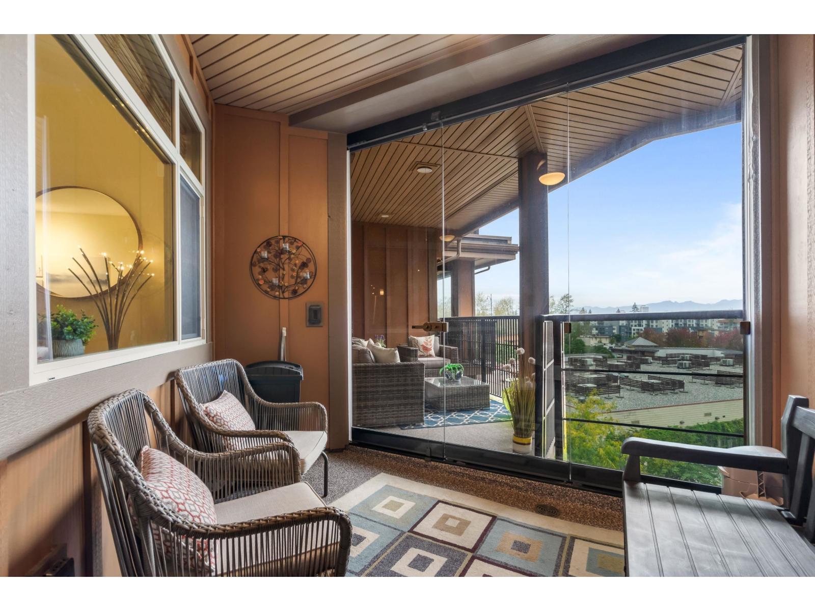 A512 20716 WILLOUGHBY TOWN CENTRE DRIVE, Langley