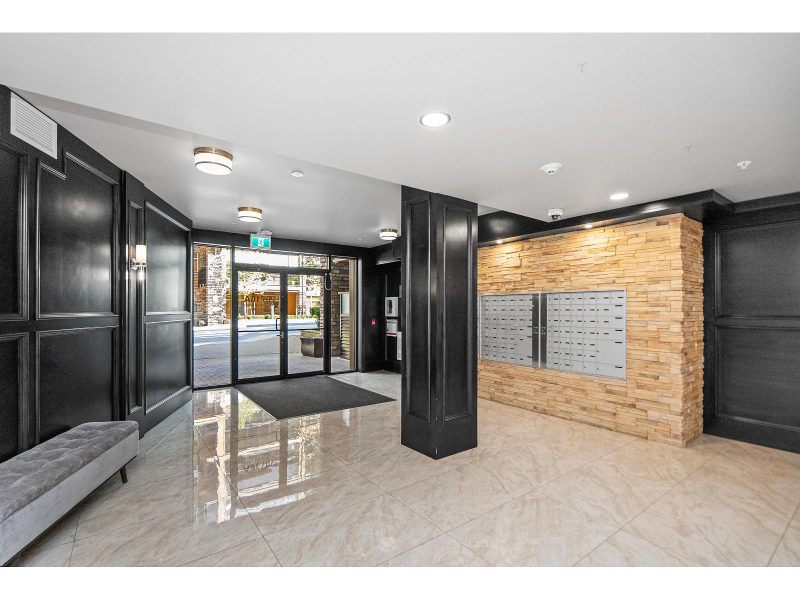 A512 20716 WILLOUGHBY TOWN CENTRE DRIVE, Langley