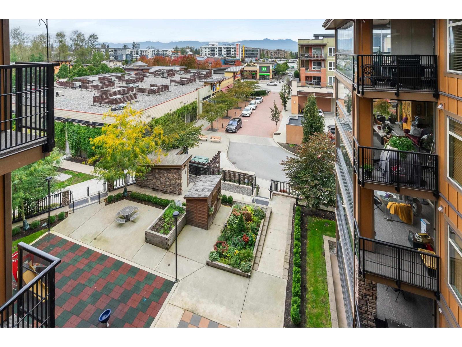 A512 20716 WILLOUGHBY TOWN CENTRE DRIVE, Langley