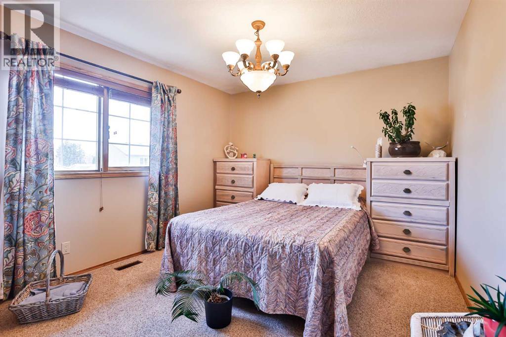 Single Family House for Sale in   Avenue S Glendale Lethbridge 