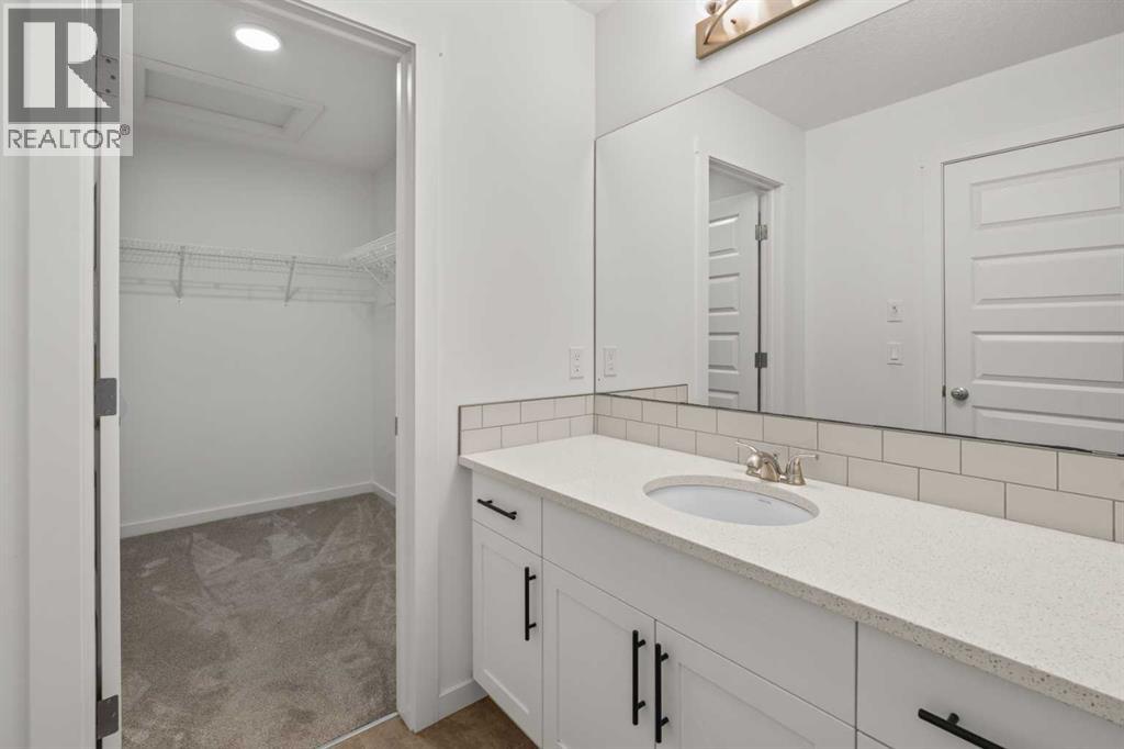 Single Family House for Sale in  Creekstone Way SW Pine Creek Calgary 