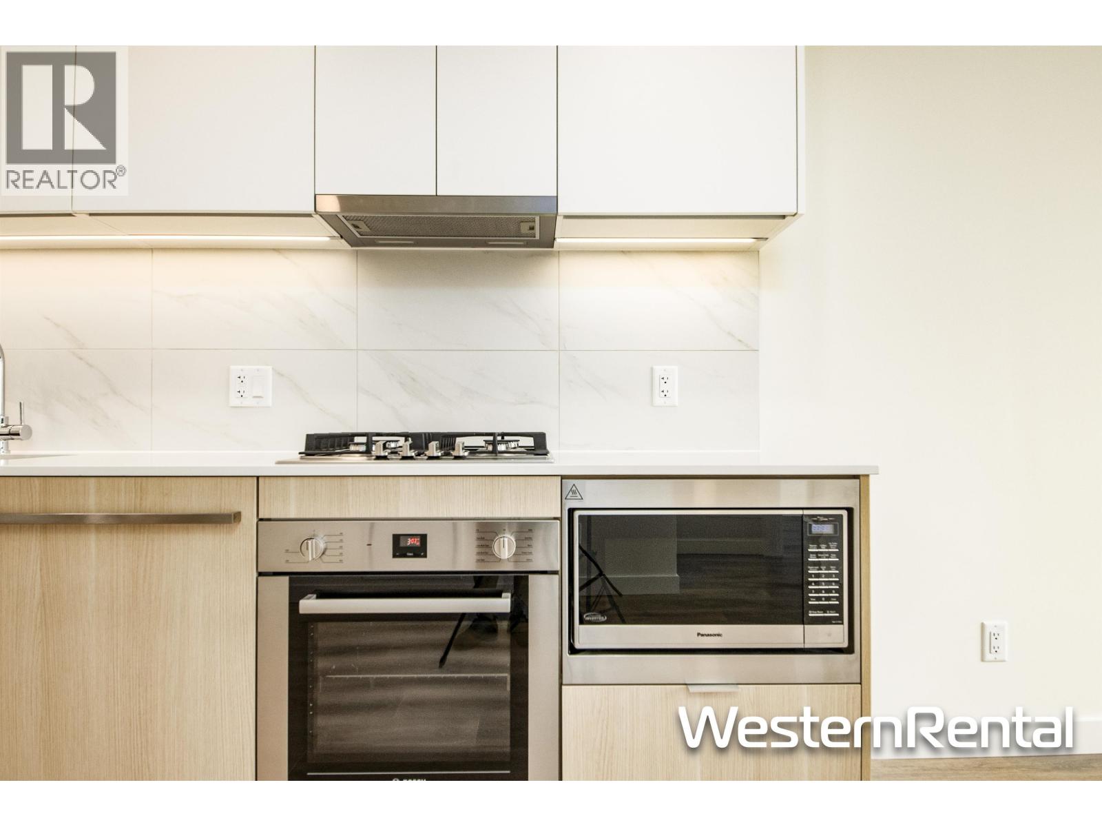 318 ALDERSON AVENUE, Coquitlam