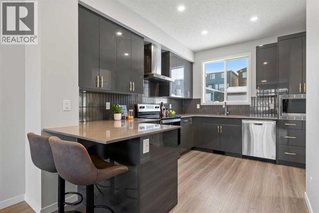 Single Family House for Sale in  Edith Road NW Glacier Ridge Calgary 