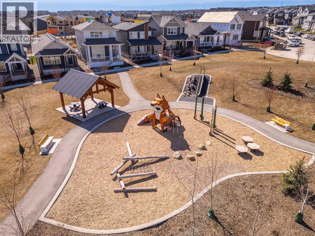 Single Family House for Sale in  Edith Road NW Glacier Ridge Calgary 