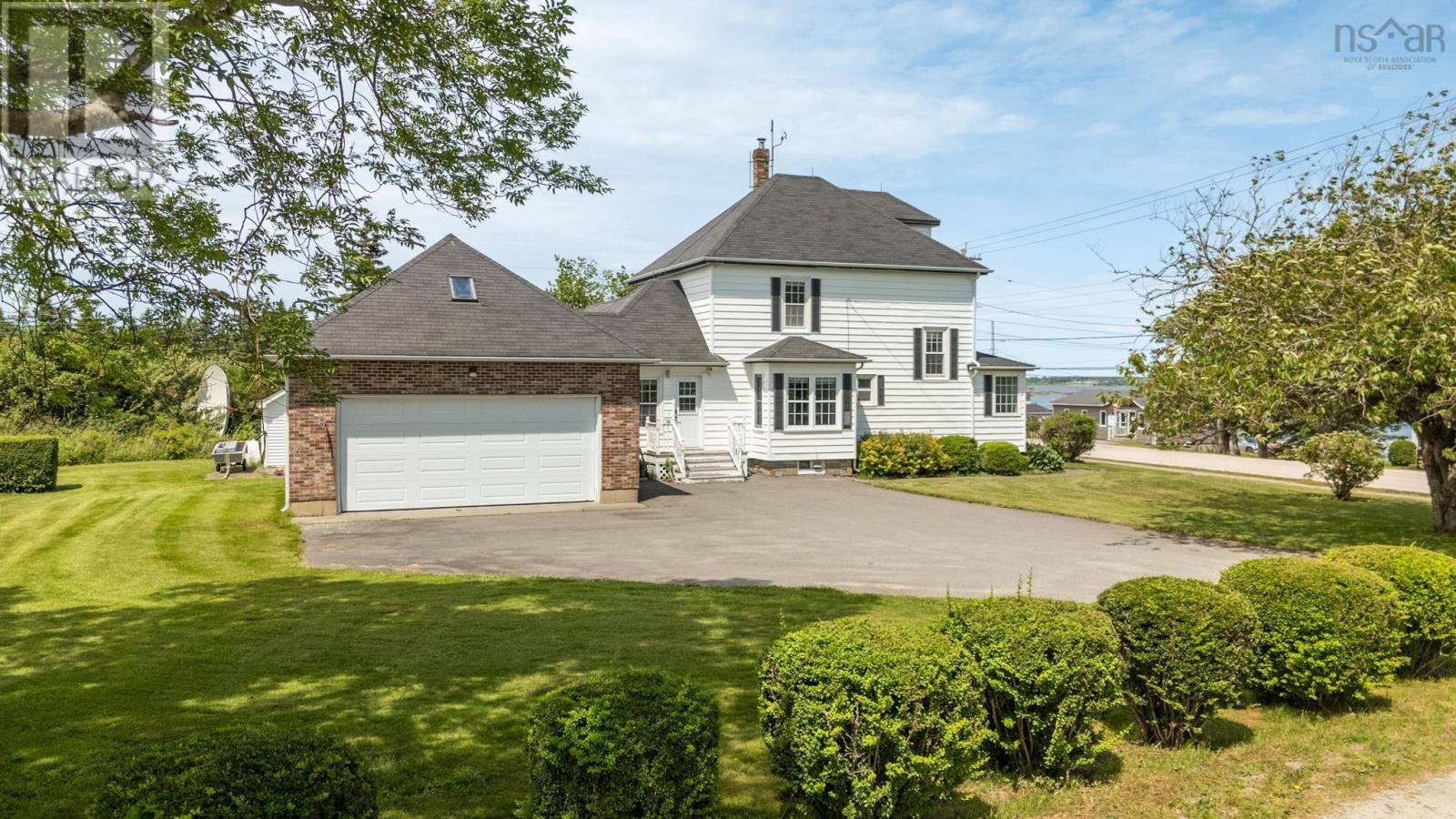 Property 3 of 35 of 1108 Highway 335