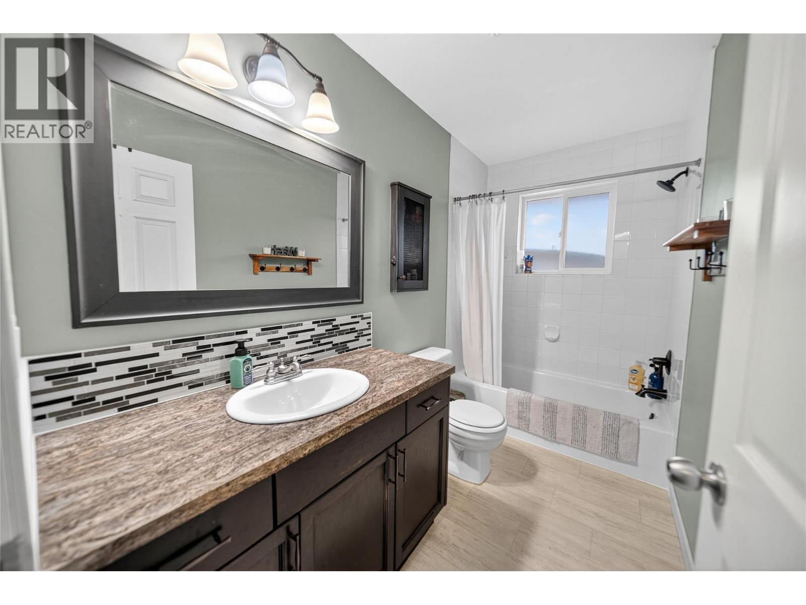 1412 20A Street South Street, Cranbrook