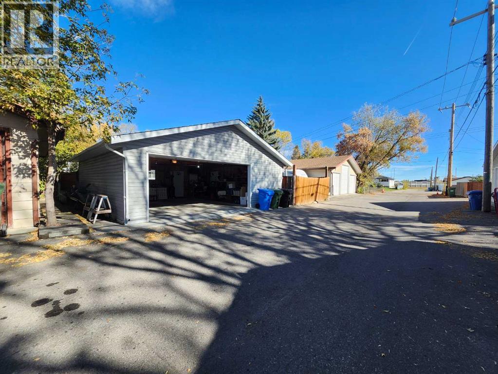 Single Family House 4 Level for Sale in  Addison Place SE Acadia Calgary 