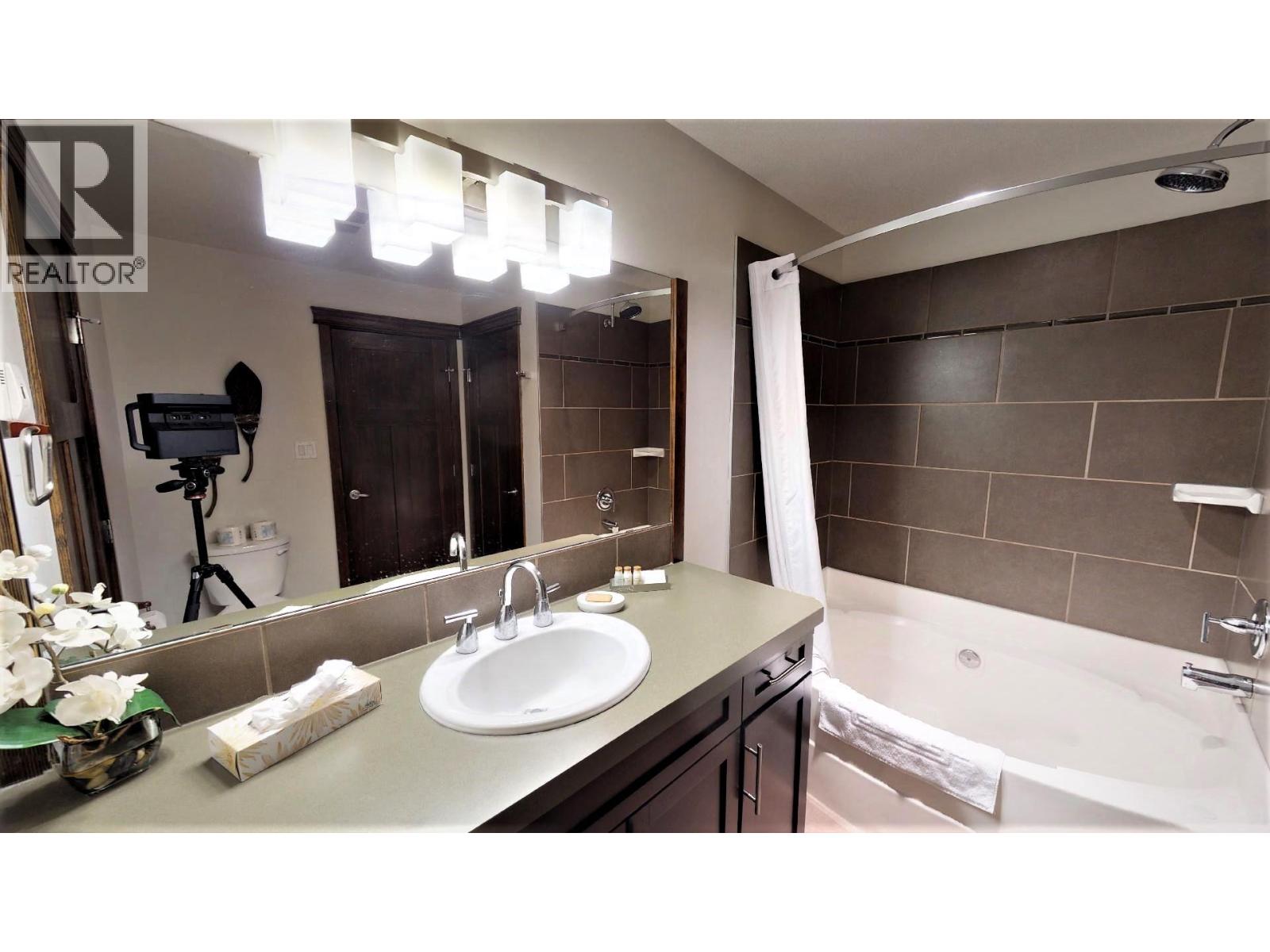 725 I1 700 BIGHORN Boulevard, Radium Hot Springs