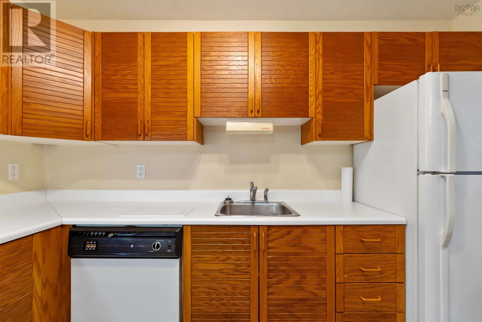 Property 17 of 31 of 408 51 River Lane