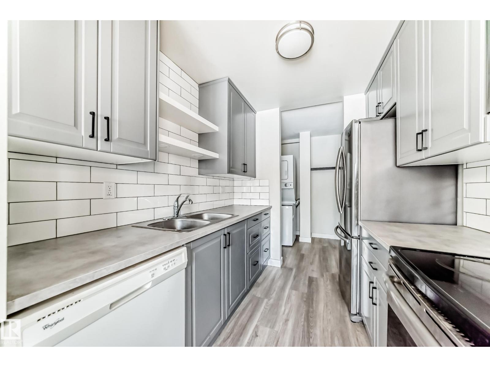 
          204 11420 40 AV NW
            <br/>
            <span>Edmonton</span>
            , 
            <span>AB</span>
             <span>T6J0R5</span>
         - Photo 18