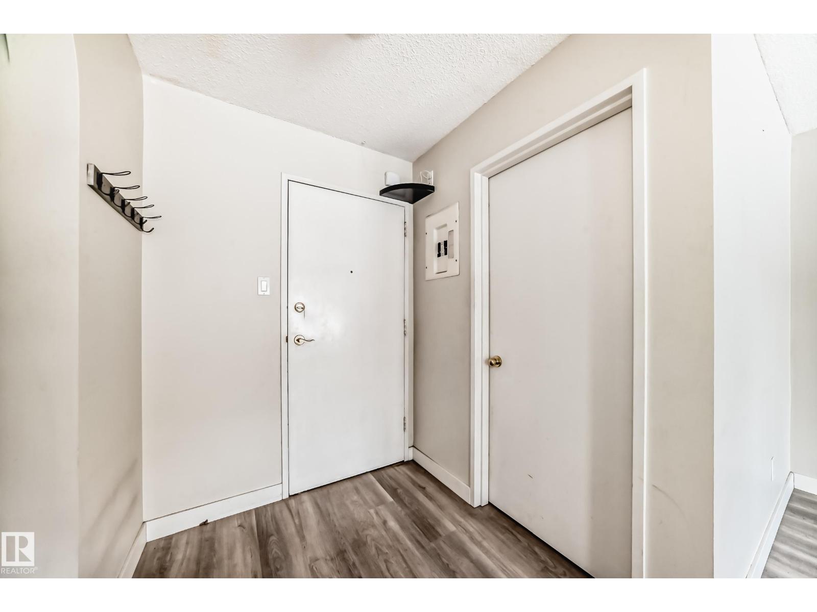 
          204 11420 40 AV NW
            <br/>
            <span>Edmonton</span>
            , 
            <span>AB</span>
             <span>T6J0R5</span>
         - Photo 13