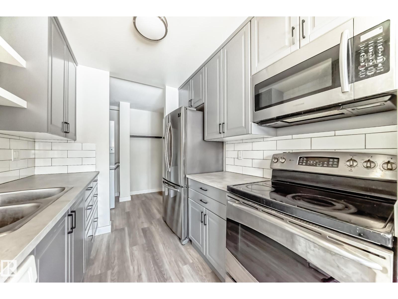 
          204 11420 40 AV NW
            <br/>
            <span>Edmonton</span>
            , 
            <span>AB</span>
             <span>T6J0R5</span>
         - Photo 22