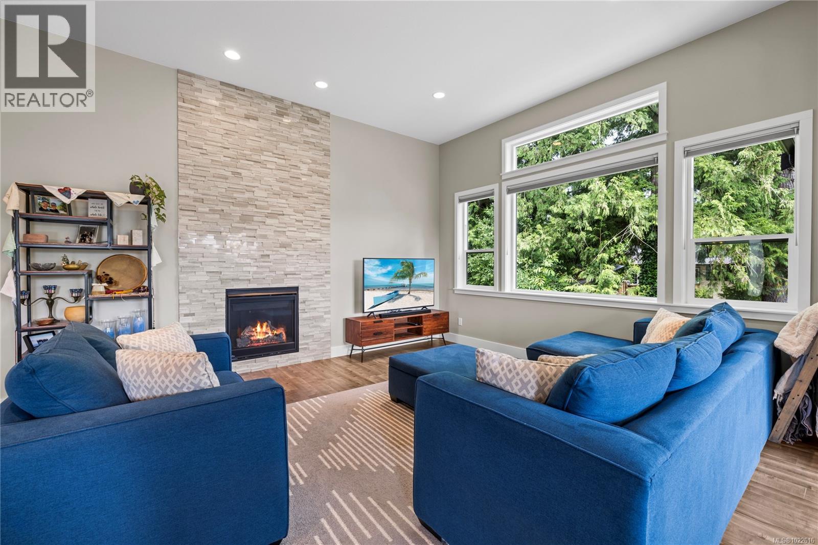 838 Stirling Dr, Ladysmith