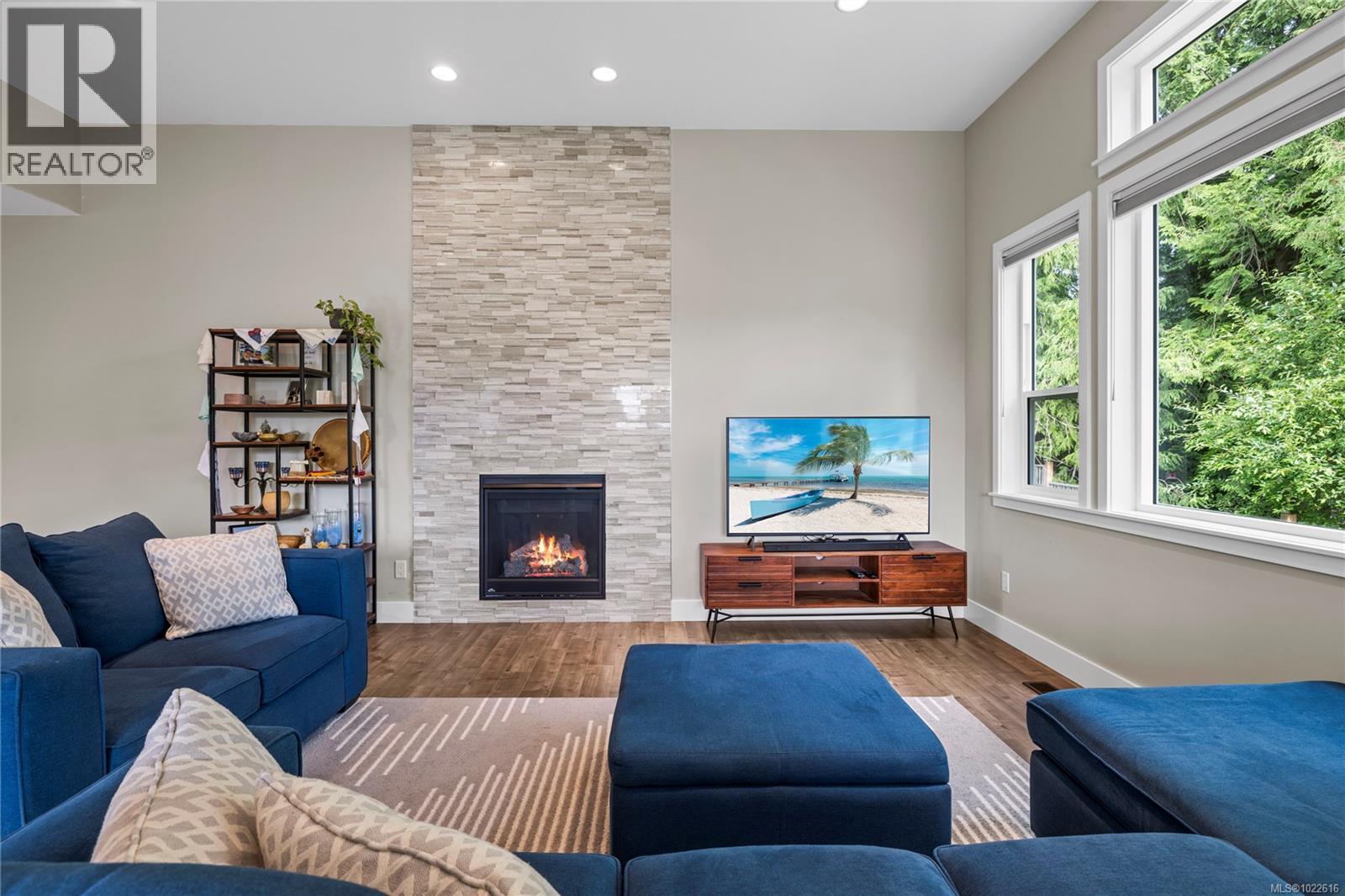 838 Stirling Dr, Ladysmith