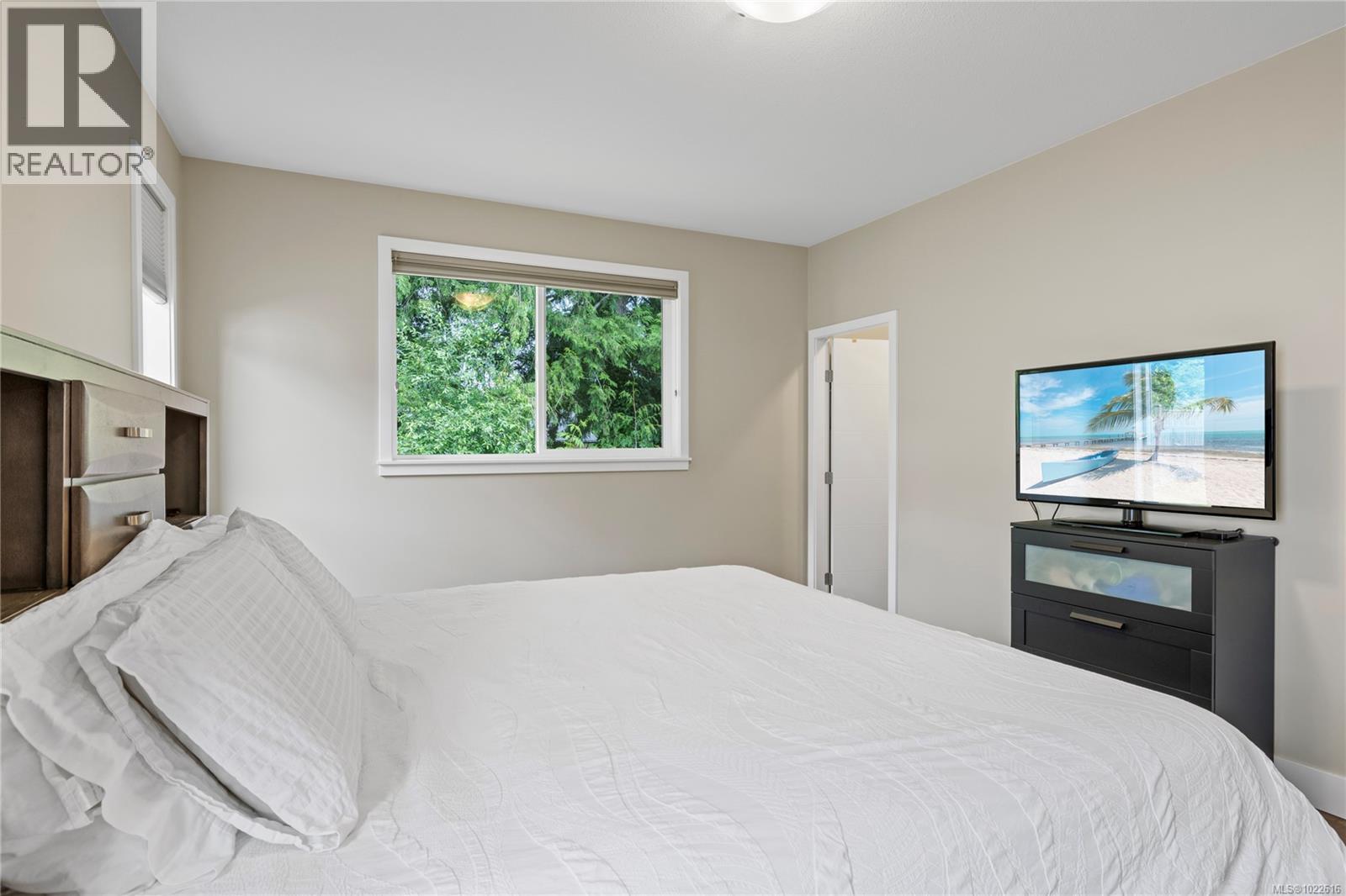 838 Stirling Dr, Ladysmith