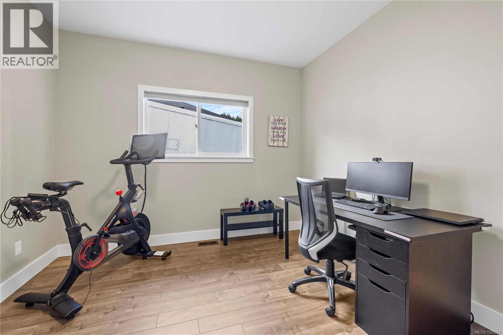 838 Stirling Dr, Ladysmith