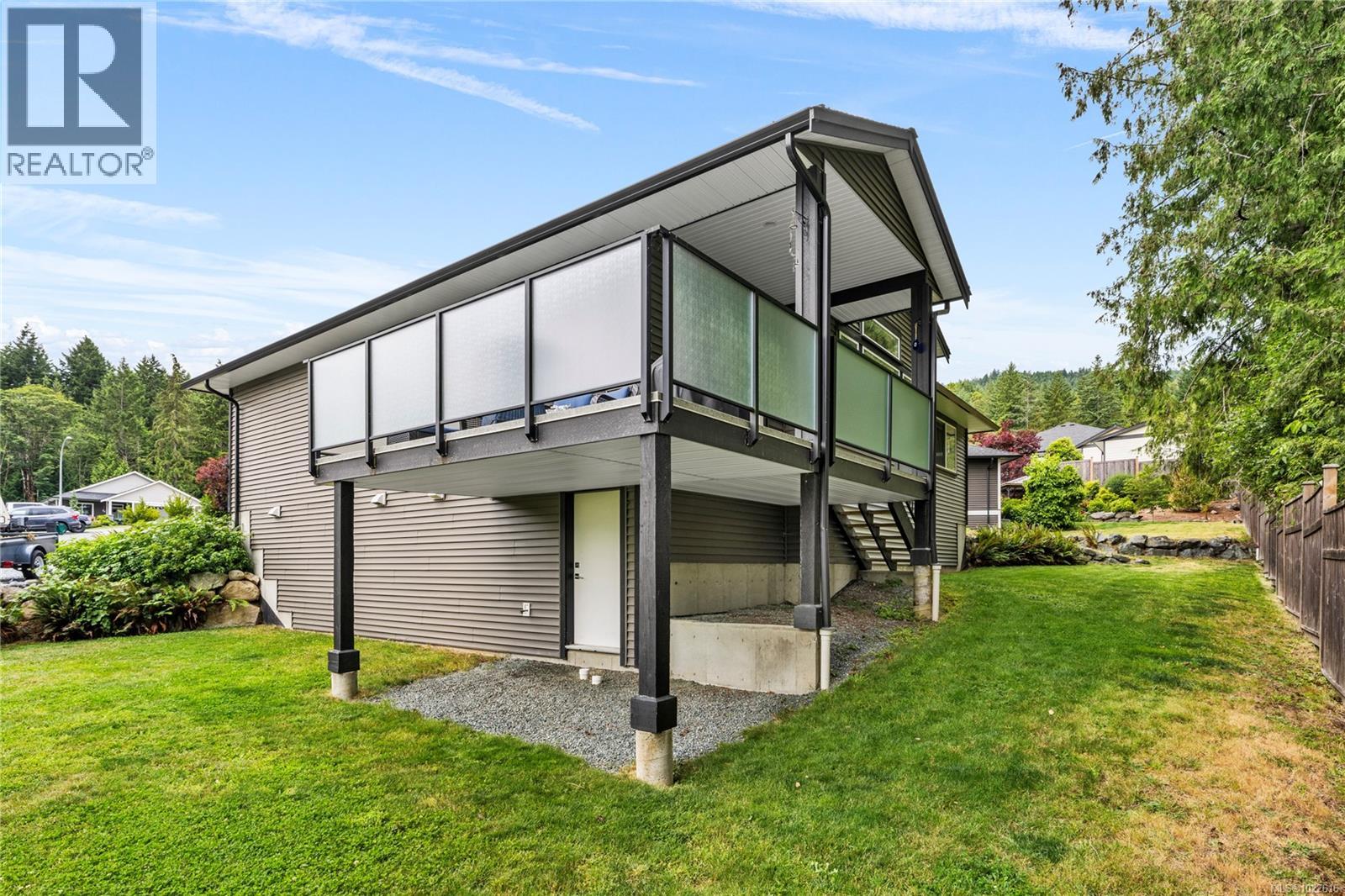 838 Stirling Dr, Ladysmith