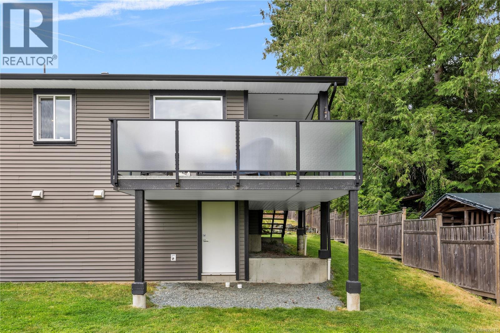 838 Stirling Dr, Ladysmith