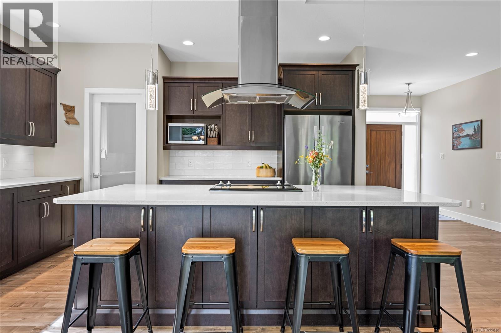 838 Stirling Dr, Ladysmith