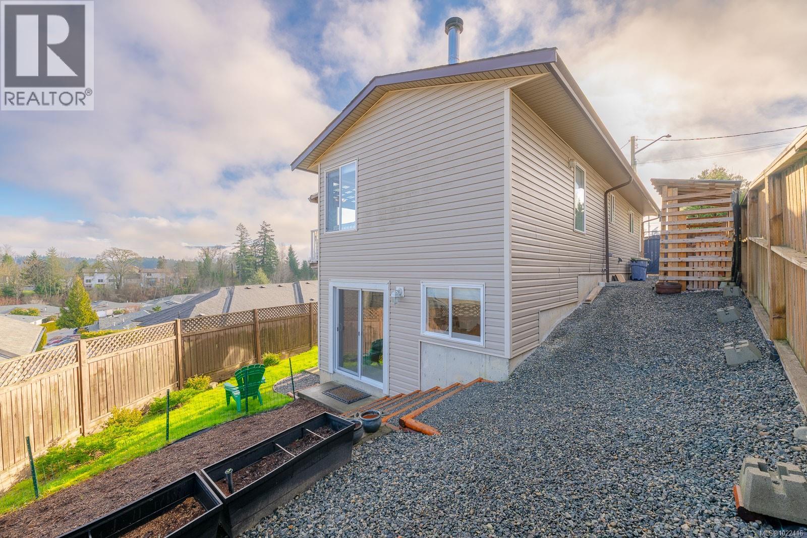 6157 Lakeview Dr, Duncan